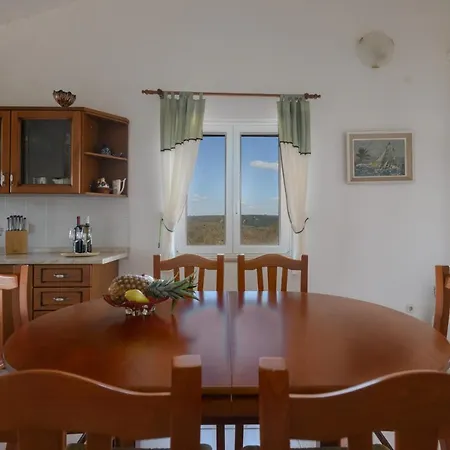 Apartment Lino Rakalj